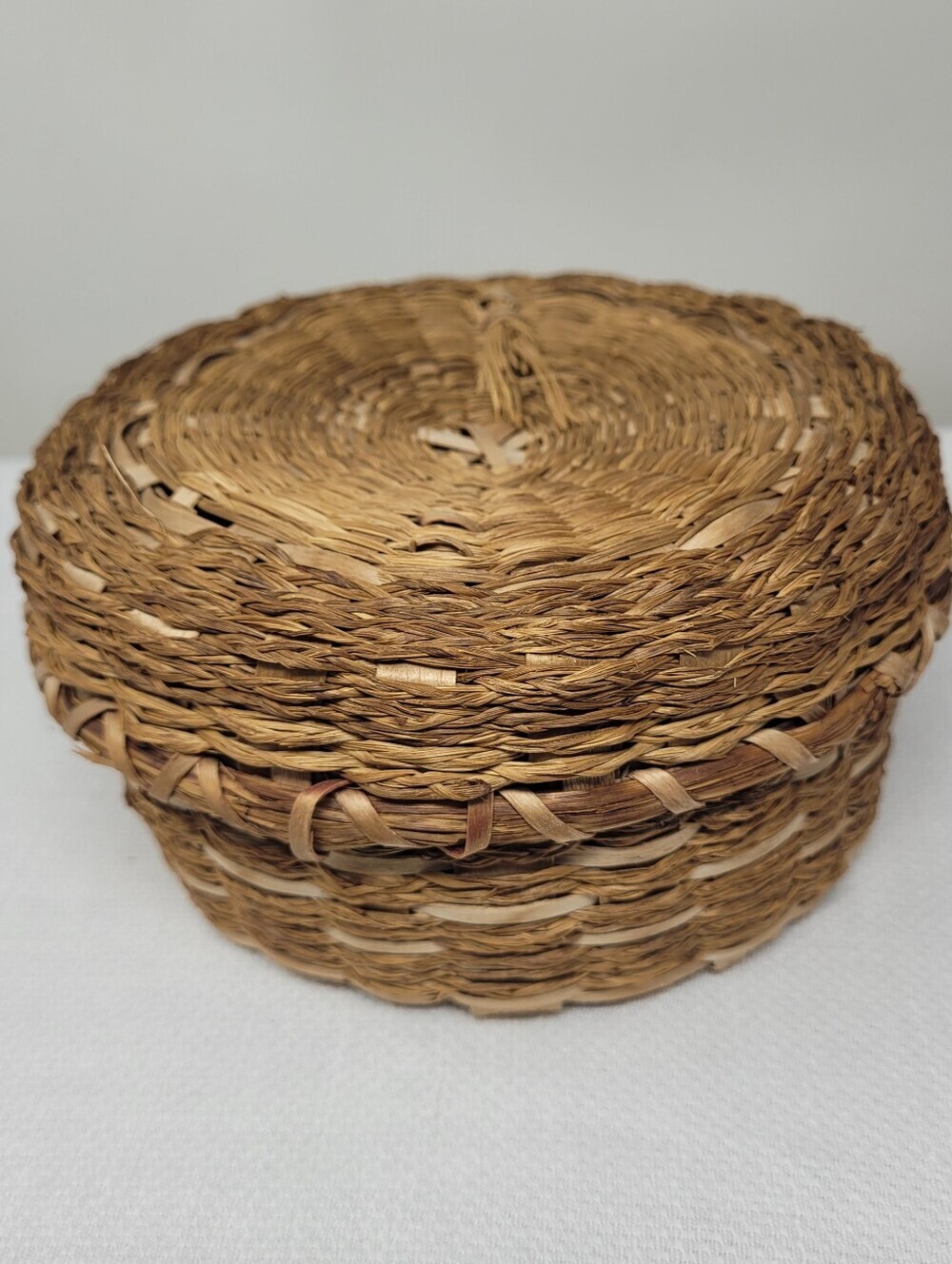 Handwoven Grass Basket Trinket Lidded Box